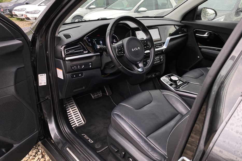 Продам Kia Niro 64 kWh Макс. комплектація Люк 2022 года в Львове