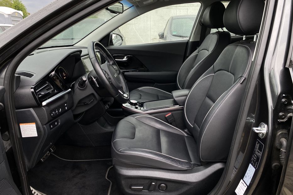 Продам Kia Niro 64 kWh Макс. комплектація Люк 2022 года в Львове