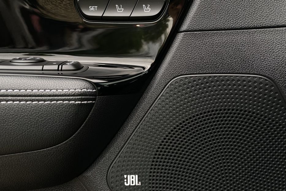 Продам Kia Niro 64 kWh Макс. комплектація Люк 2022 года в Львове