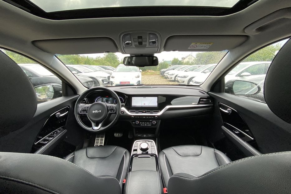 Продам Kia Niro 64 kWh Макс. комплектація Люк 2022 года в Львове