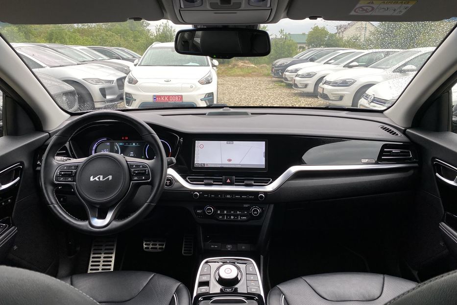 Продам Kia Niro 64 kWh Макс. комплектація Люк 2022 года в Львове