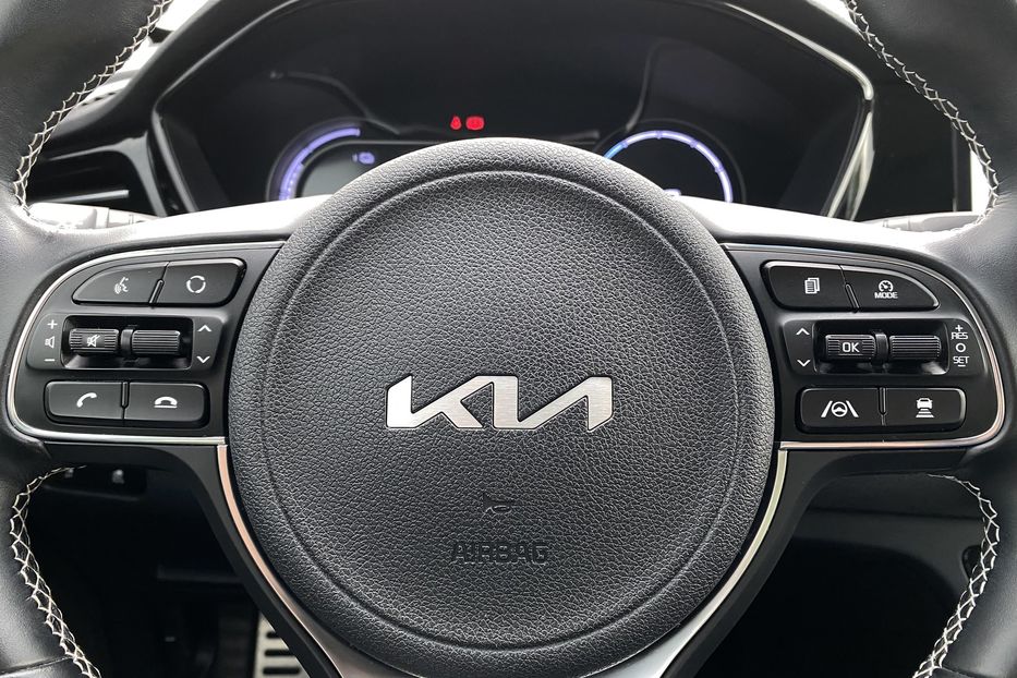 Продам Kia Niro 64 kWh Макс. комплектація Люк 2022 года в Львове