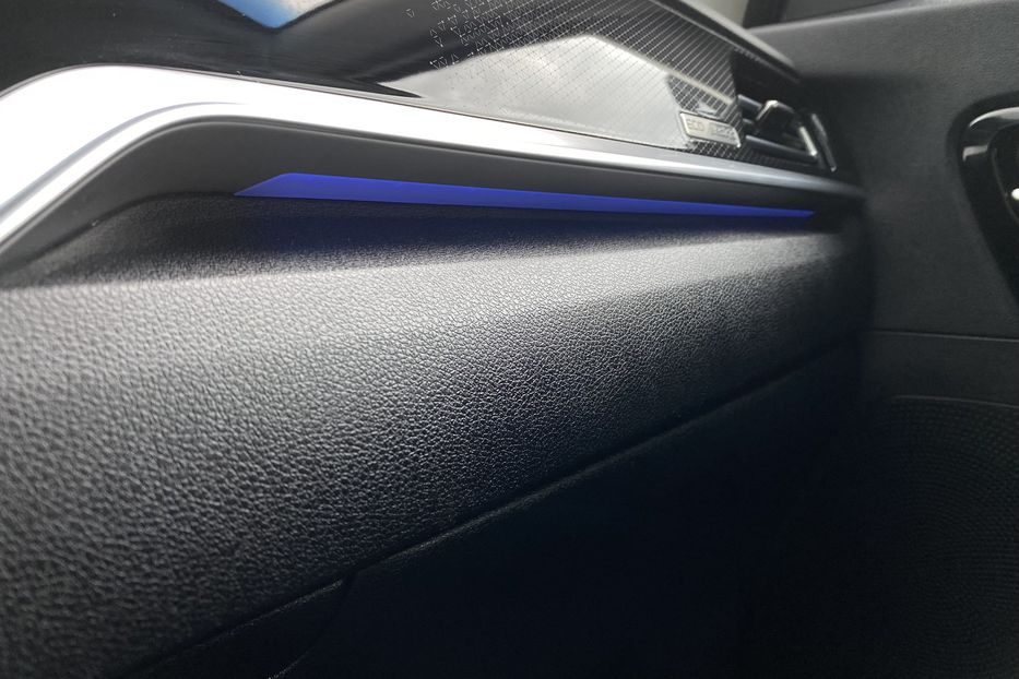 Продам Kia Niro 64 kWh Макс. комплектація Люк 2022 года в Львове