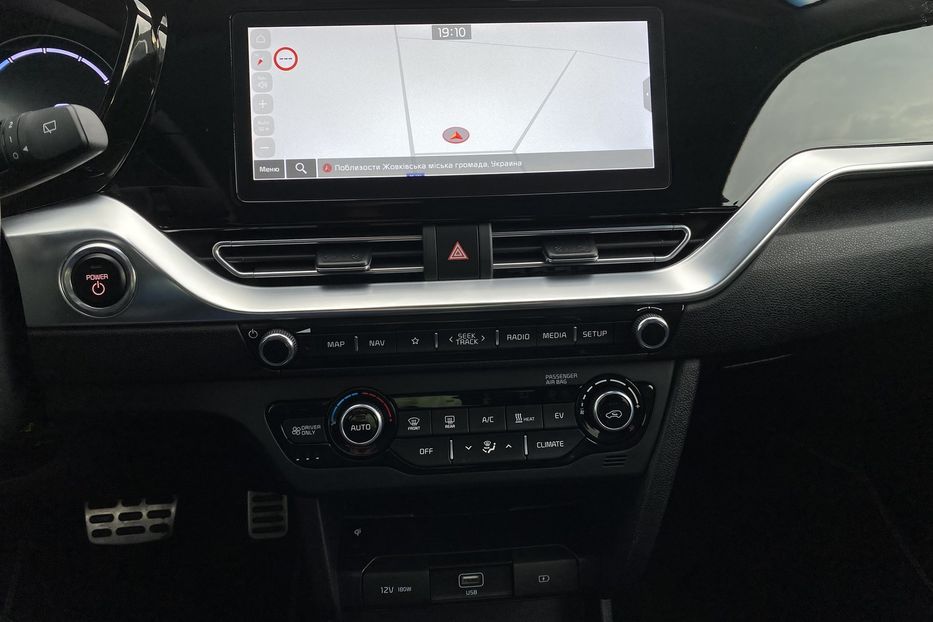 Продам Kia Niro 64 kWh Макс. комплектація Люк 2022 года в Львове