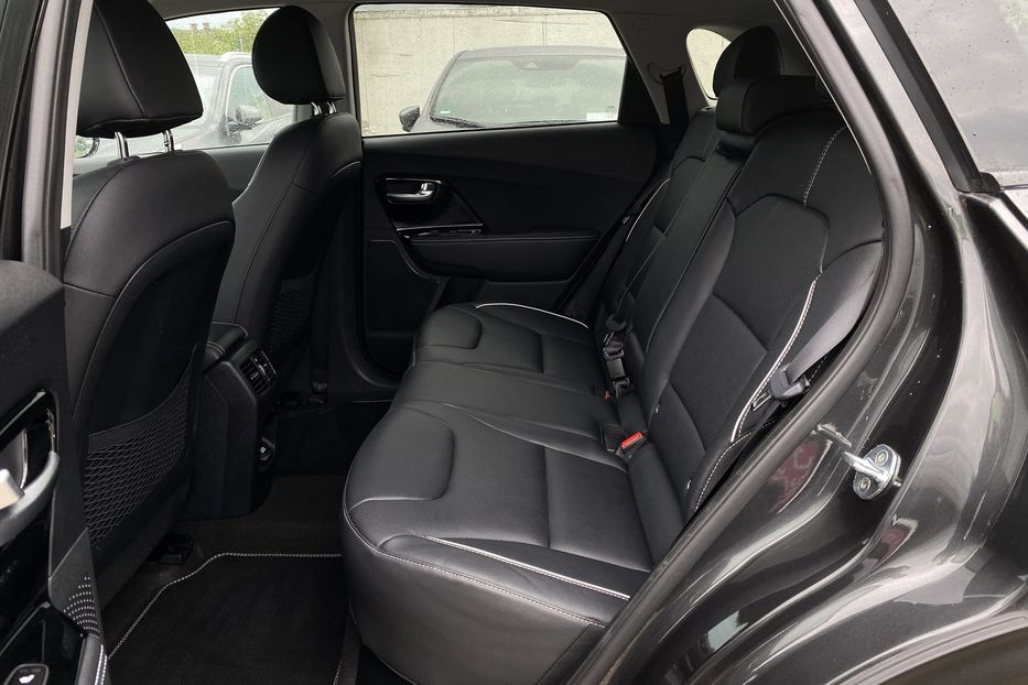 Продам Kia Niro 64 kWh Макс. комплектація Люк 2022 года в Львове