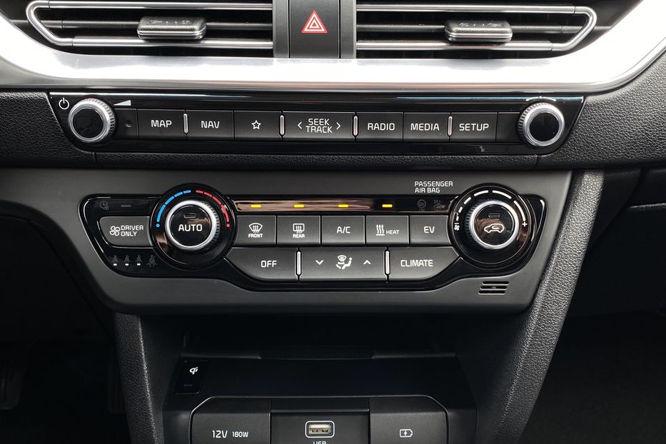 Продам Kia Niro 64кВт ТепловийПдгрвкермасидінь 2021 года в Львове