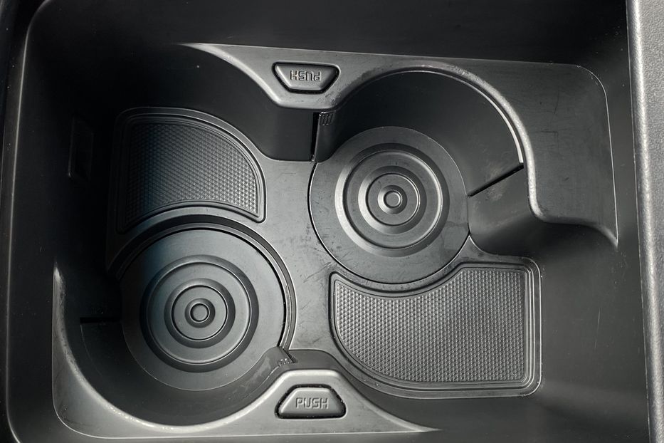 Продам Kia Niro 64кВт ТепловийПдгрвкермасидінь 2021 года в Львове