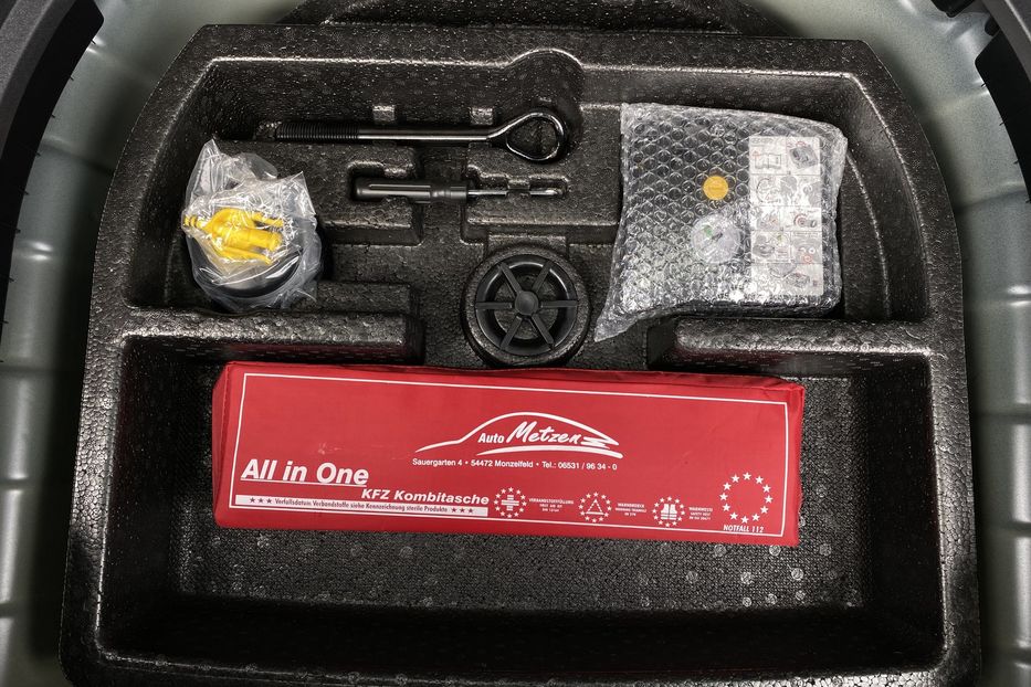 Продам Kia Niro 64кВт ТепловийПдгрвкермасидінь 2021 года в Львове