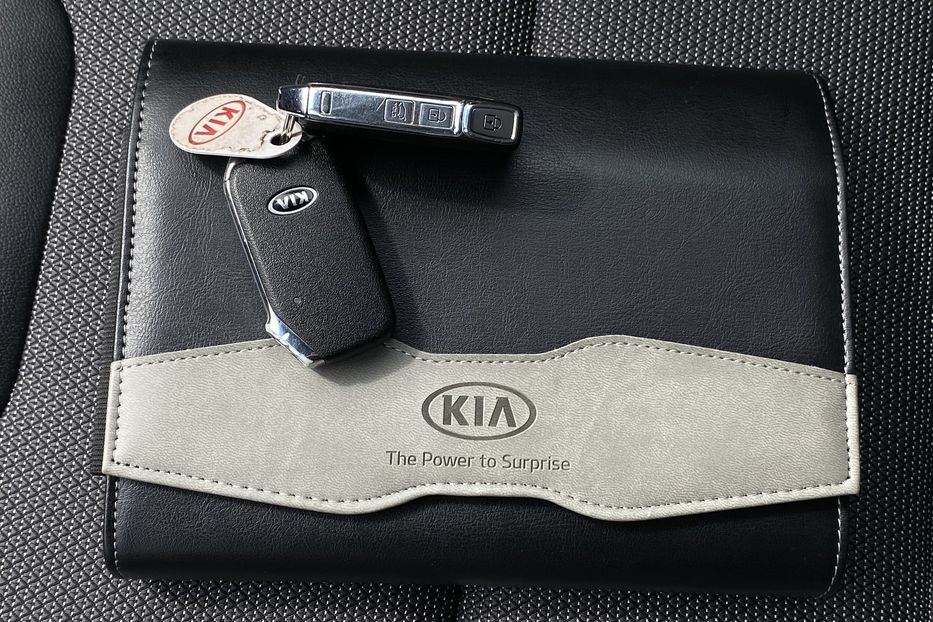 Продам Kia Niro 64кВт ТепловийПдгрвкермасидінь 2021 года в Львове
