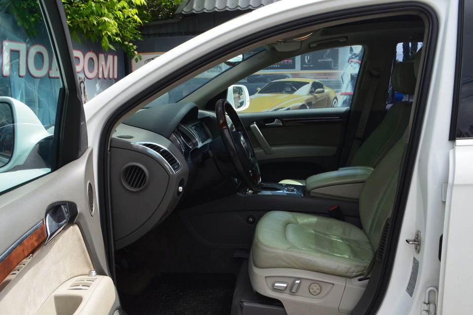 Продам Audi Q7 2011 года в Киеве