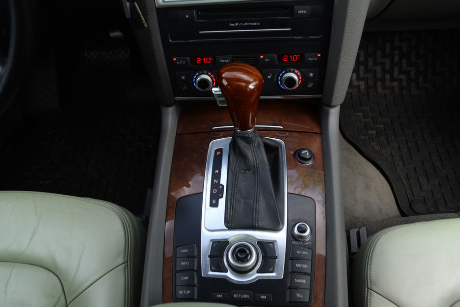 Продам Audi Q7 2011 года в Киеве
