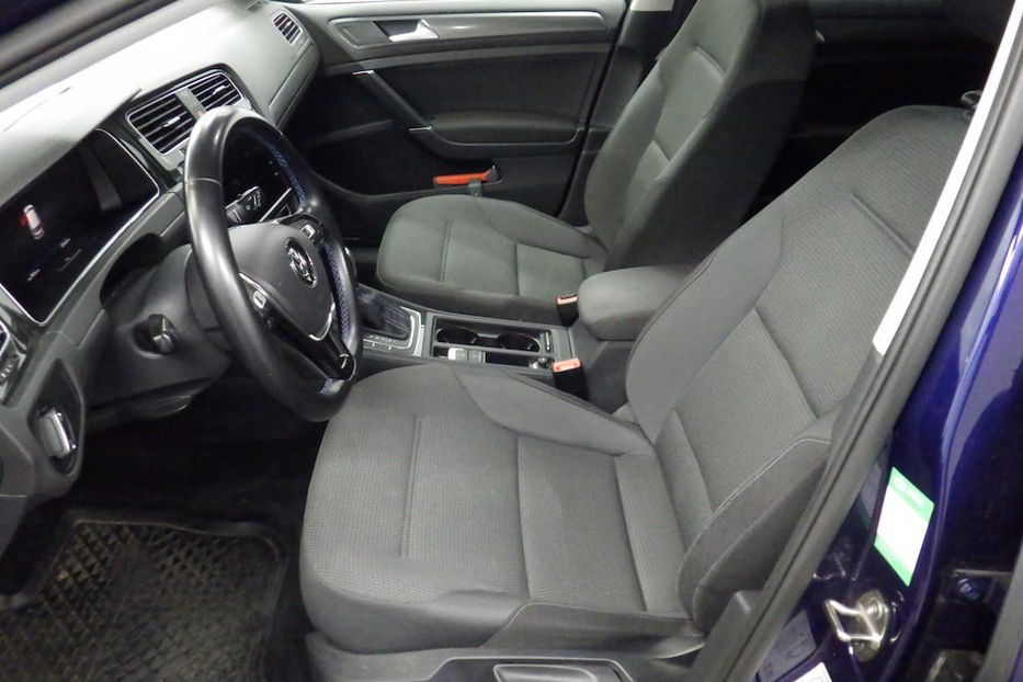 Продам Volkswagen e-Golf E-DITION v8029 2020 года в Луцке