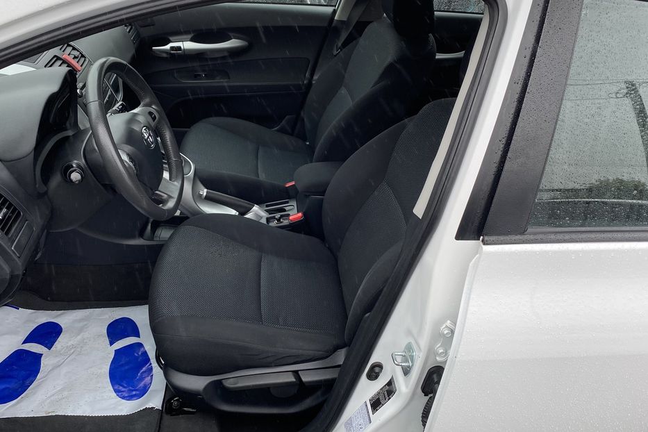 Продам Toyota Auris 2011 года в Луцке