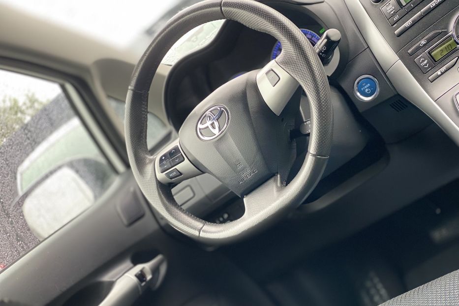 Продам Toyota Auris 2011 года в Луцке