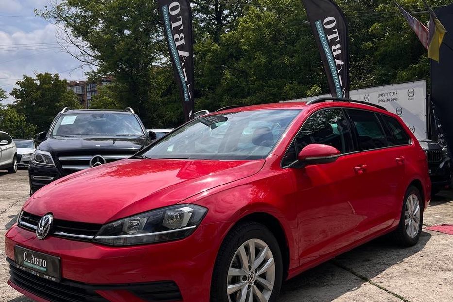 Продам Volkswagen Golf VII 2018 года в Черновцах