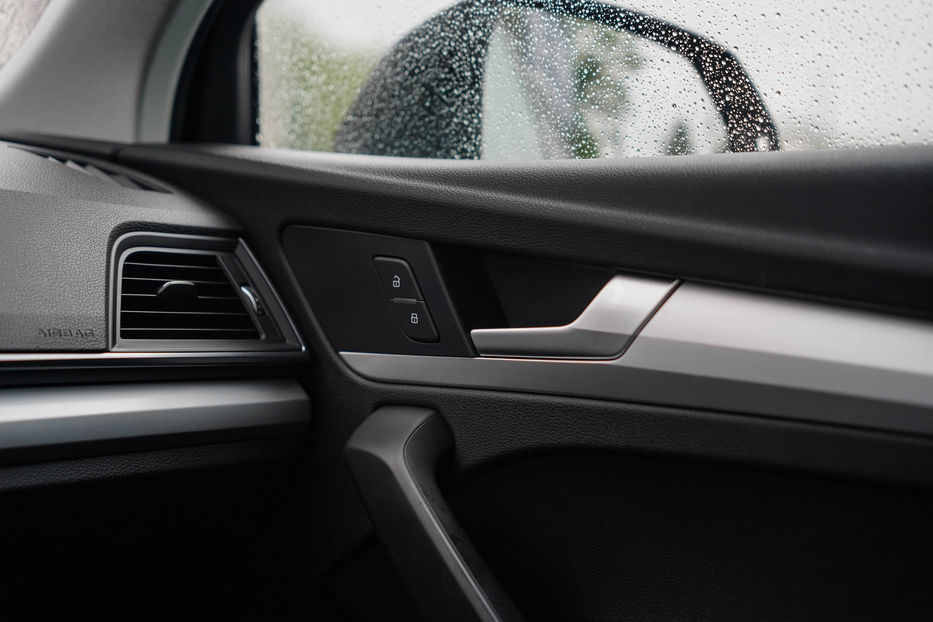 Продам Audi Q5 Premium 2018 года в Черновцах
