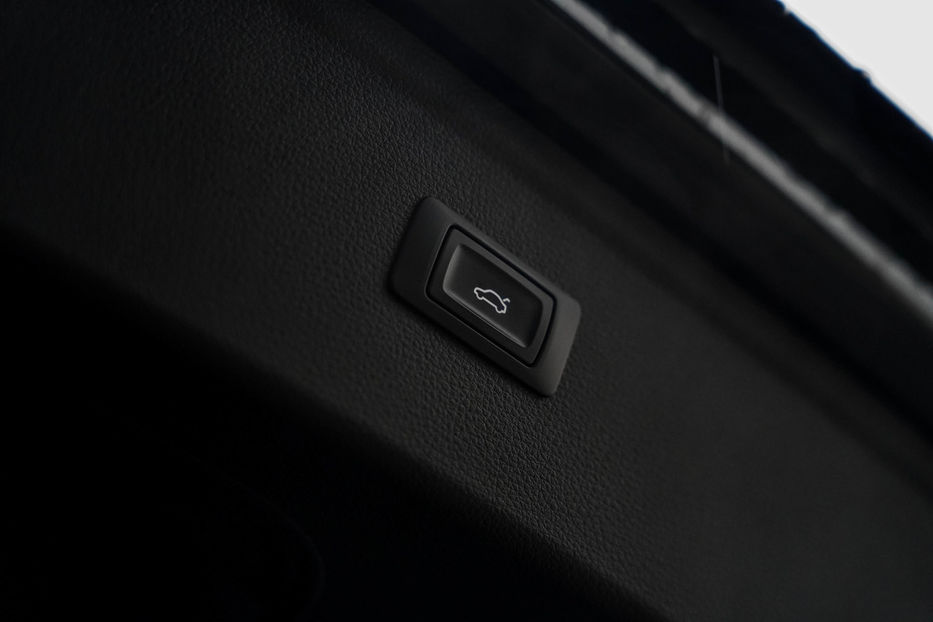 Продам Audi Q5 Premium 2018 года в Черновцах