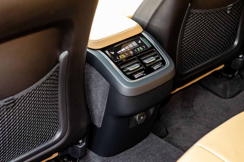 Продам Volvo XC90 Ultimate+ 2024 года в Киеве