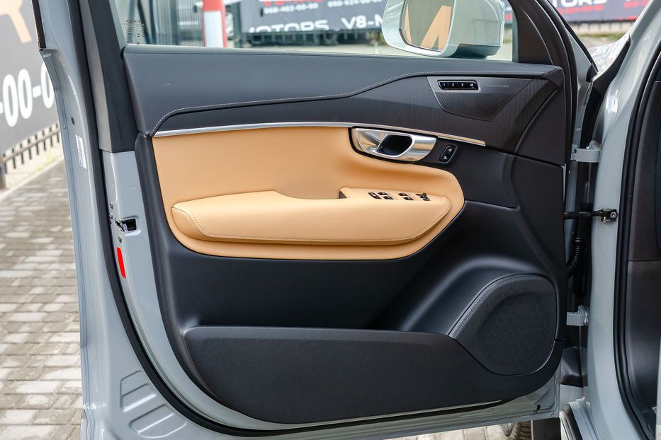 Продам Volvo XC90 Ultimate+ 2024 года в Киеве