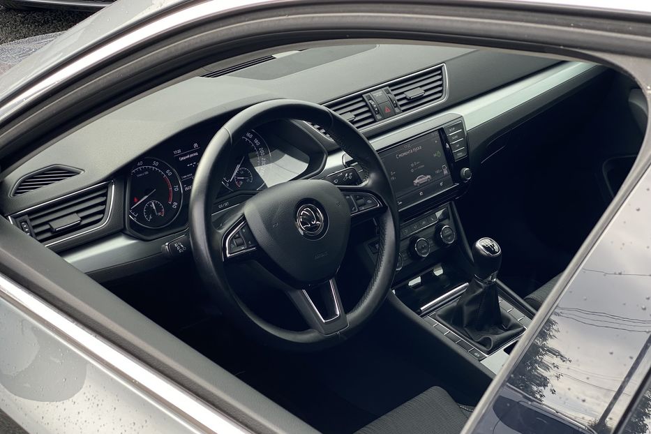 Продам Skoda Superb 2017 года в Луцке