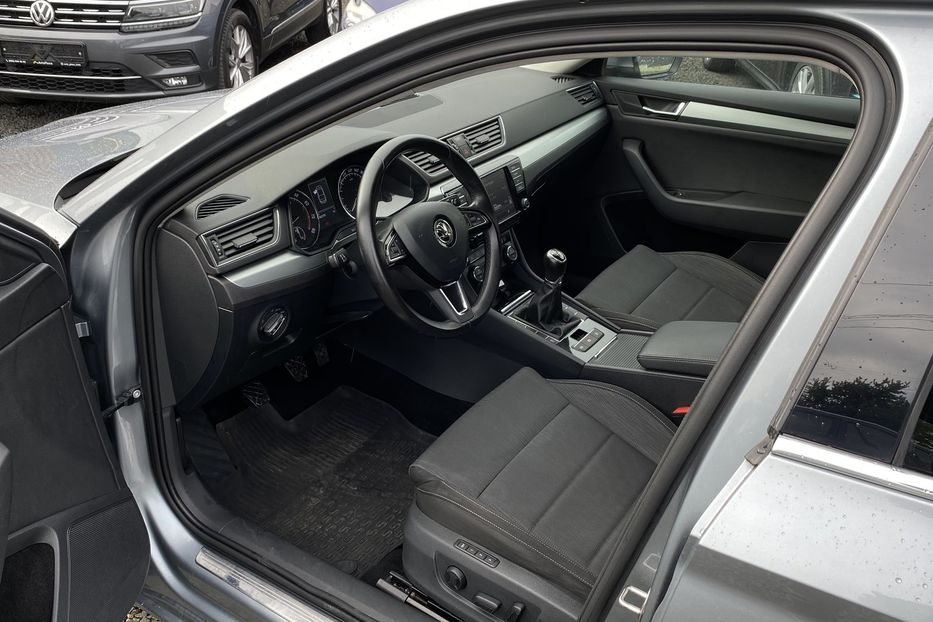 Продам Skoda Superb 2017 года в Луцке