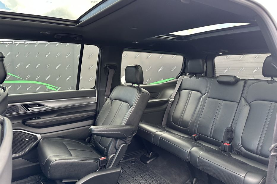 Продам Jeep CJ Wagoneer Series Carbide 2023 года в Киеве
