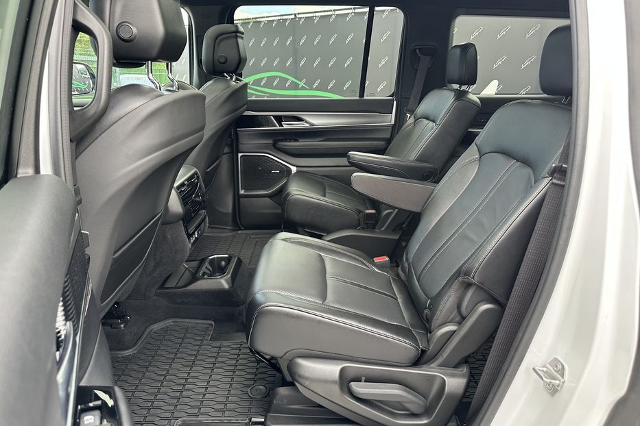 Продам Jeep CJ Wagoneer Series Carbide 2023 года в Киеве