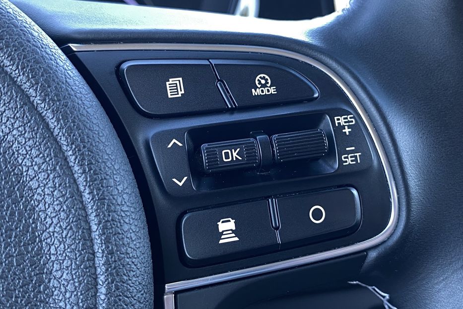 Продам Kia Niro 64кВт ТепловийПдгрвкермасидінь 2021 года в Львове