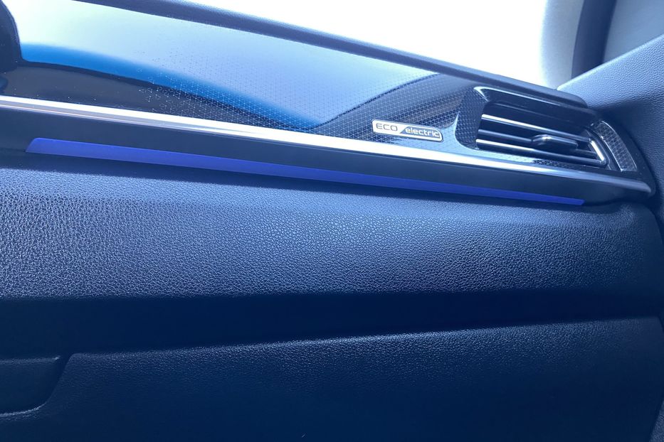 Продам Kia Niro 64кВт ТепловийПдгрвкермасидінь 2021 года в Львове