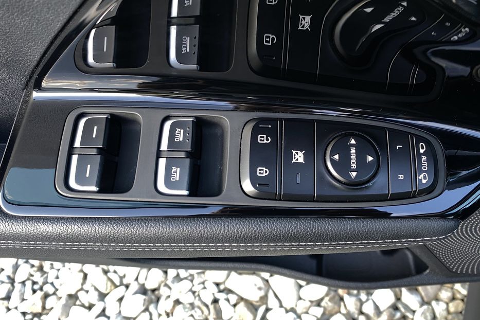 Продам Kia Niro 64kWhМакс.комплектаціяPrestige 2020 года в Львове