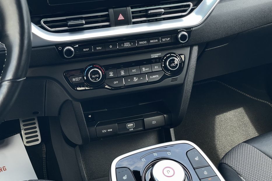 Продам Kia Niro 64kw резерв Р 2022 года в Львове