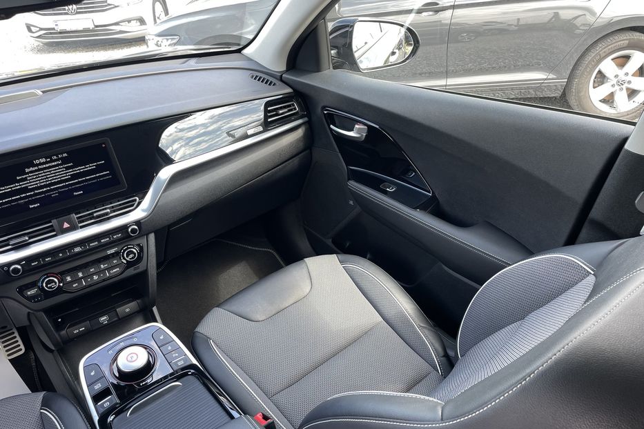 Продам Kia Niro 64kw резерв Р 2022 года в Львове