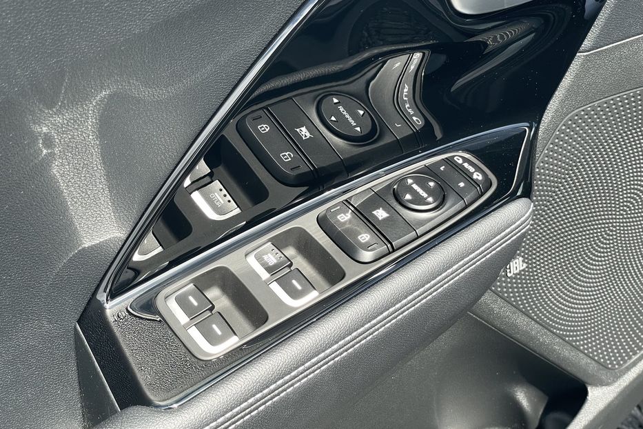 Продам Kia Niro 64kw резерв Р 2022 года в Львове