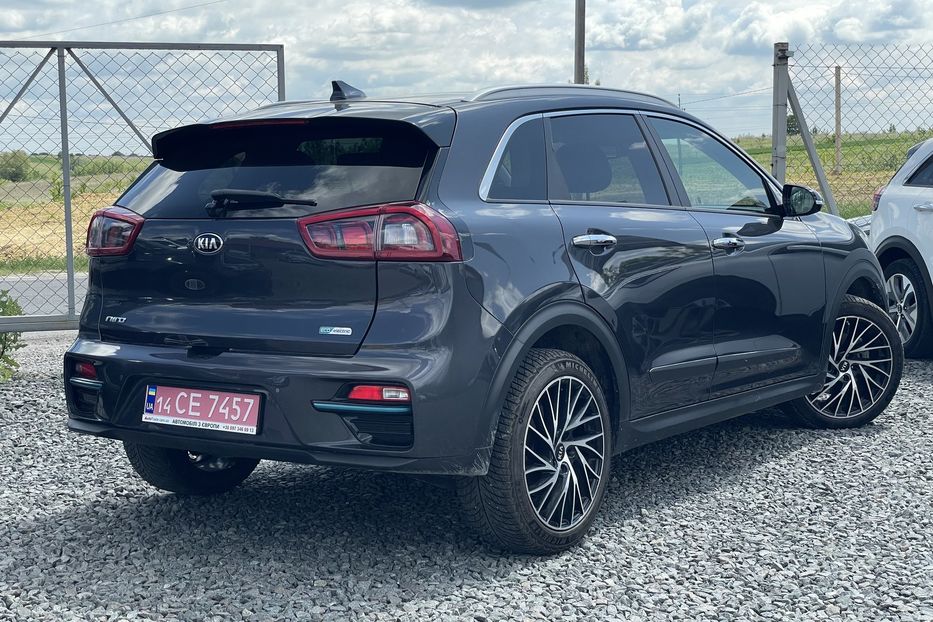 Продам Kia Niro 64 kw 2019 года в Львове