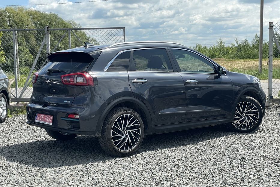 Продам Kia Niro 64 kw 2019 года в Львове