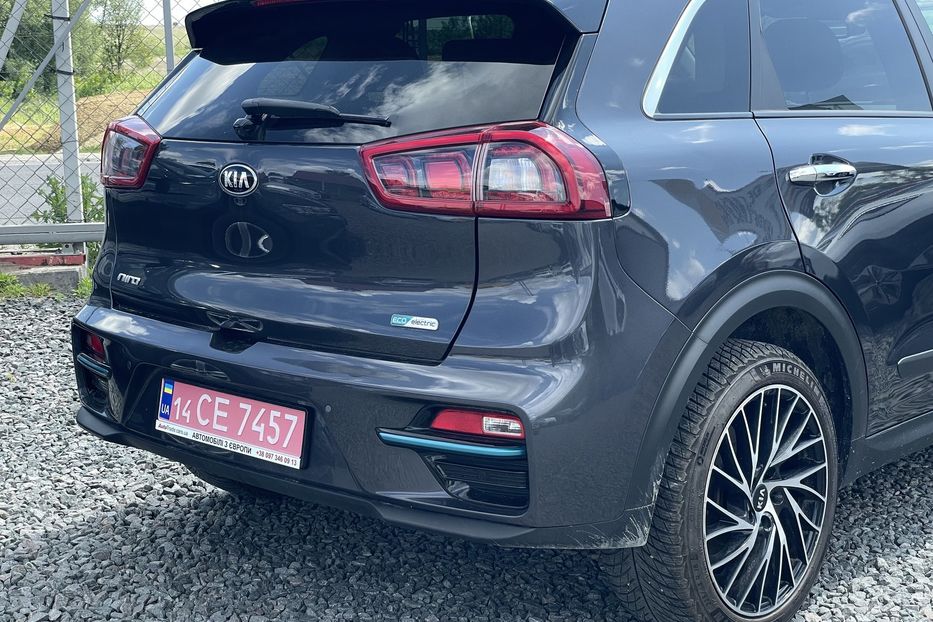 Продам Kia Niro 64 kw 2019 года в Львове