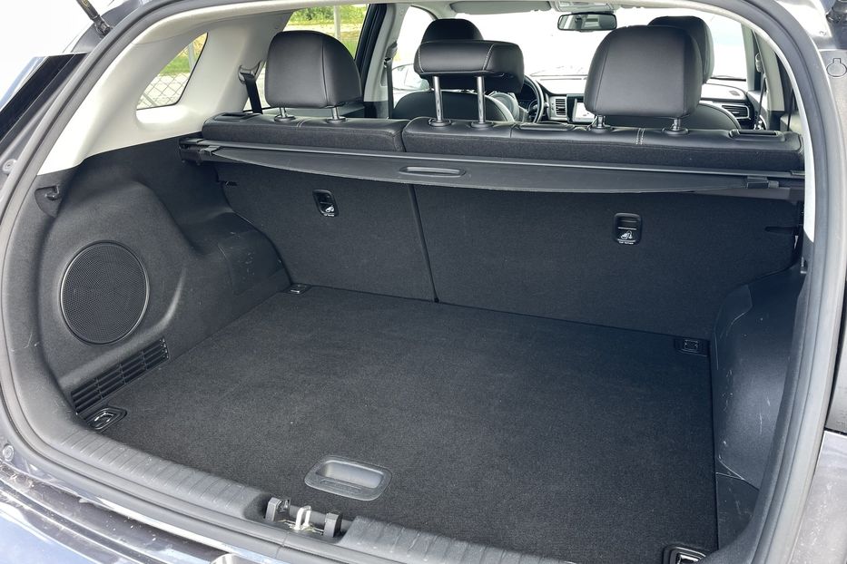 Продам Kia Niro 64 kw 2019 года в Львове