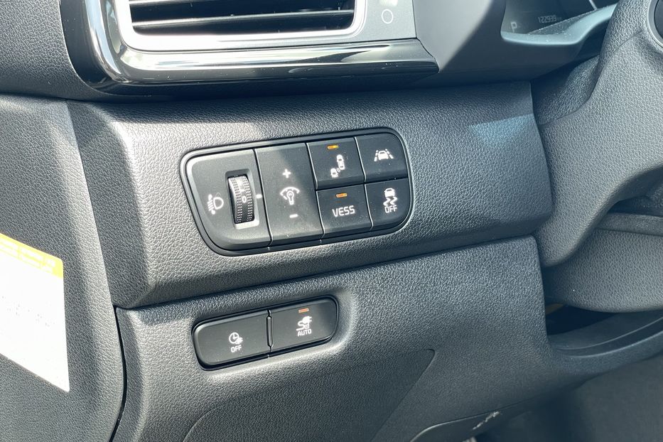 Продам Kia Niro 64 kw 2019 года в Львове