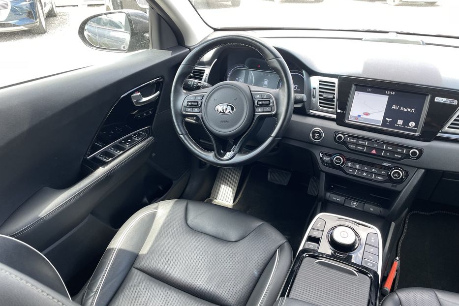 Продам Kia Niro 64 kw 2019 года в Львове