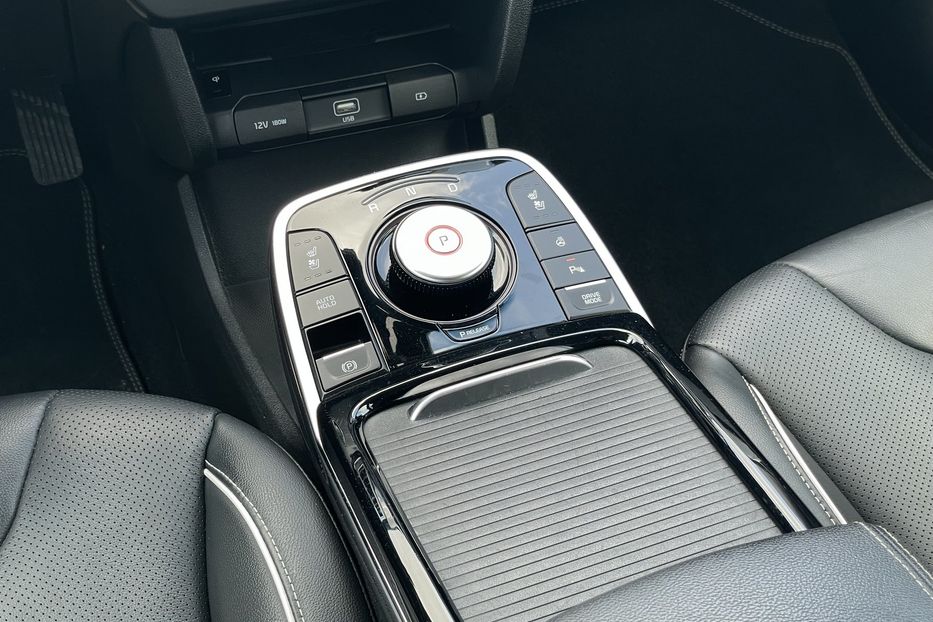 Продам Kia Niro 64 kw 2019 года в Львове
