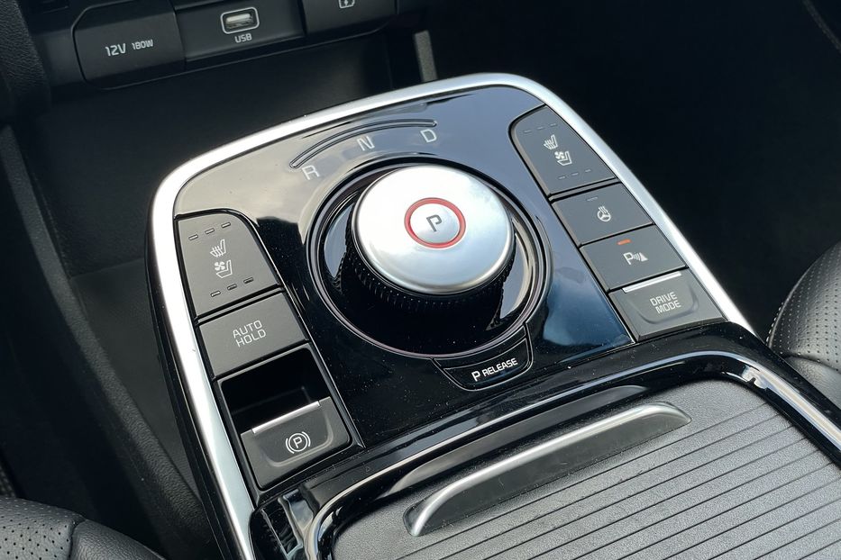 Продам Kia Niro 64 kw 2019 года в Львове