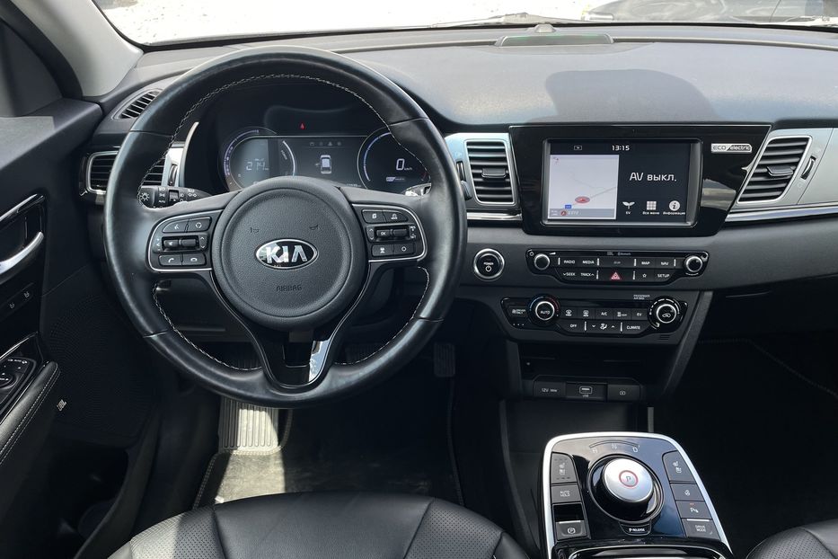 Продам Kia Niro 64 kw 2019 года в Львове