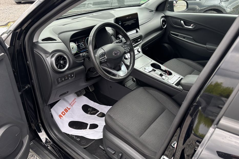 Продам Hyundai Kona 64 kw м.Рівне 2021 года в Львове