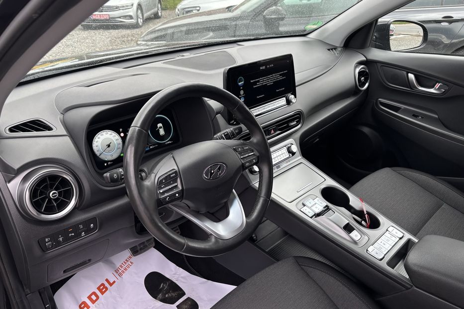 Продам Hyundai Kona 64 kw м.Рівне 2021 года в Львове
