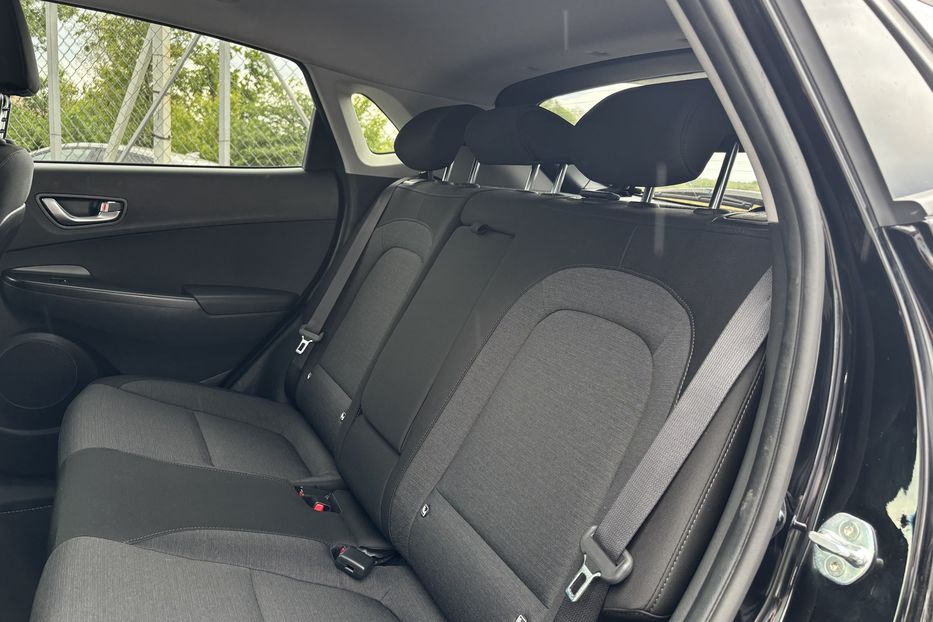 Продам Hyundai Kona 64 kw м.Рівне 2021 года в Львове