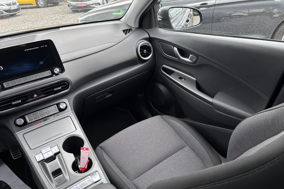 Продам Hyundai Kona 64 kw м.Рівне 2021 года в Львове