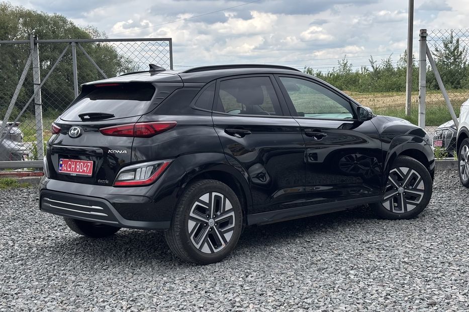 Продам Hyundai Kona 64 kw м.Рівне 2021 года в Львове