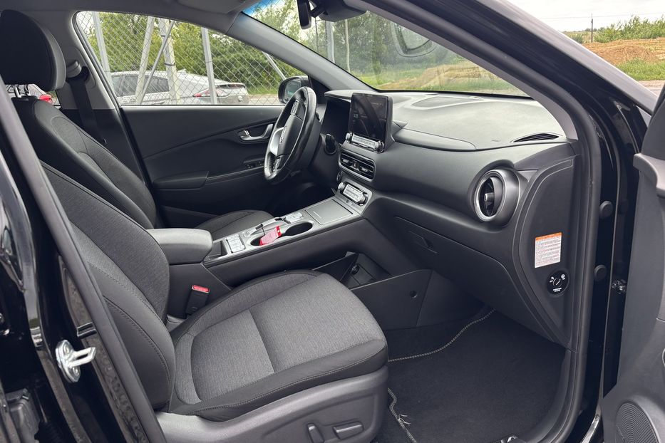 Продам Hyundai Kona 64 kw м.Рівне 2021 года в Львове