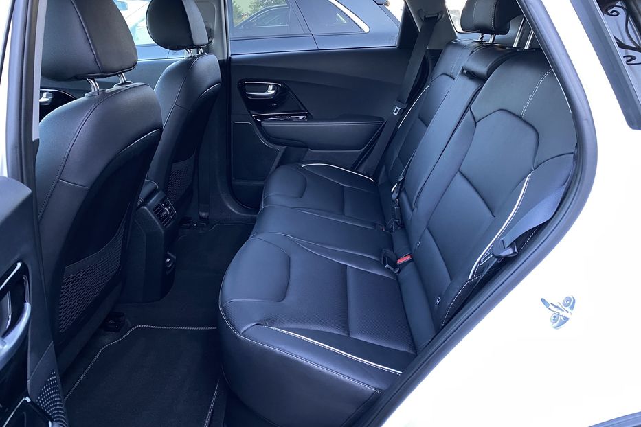 Продам Kia Niro 64kWh Макс.+Колеса РЕЗЕРВ 2020 года в Львове
