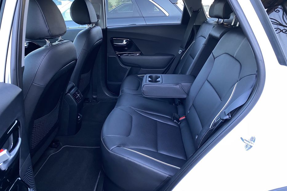 Продам Kia Niro 64kWh Макс.+Колеса РЕЗЕРВ 2020 года в Львове